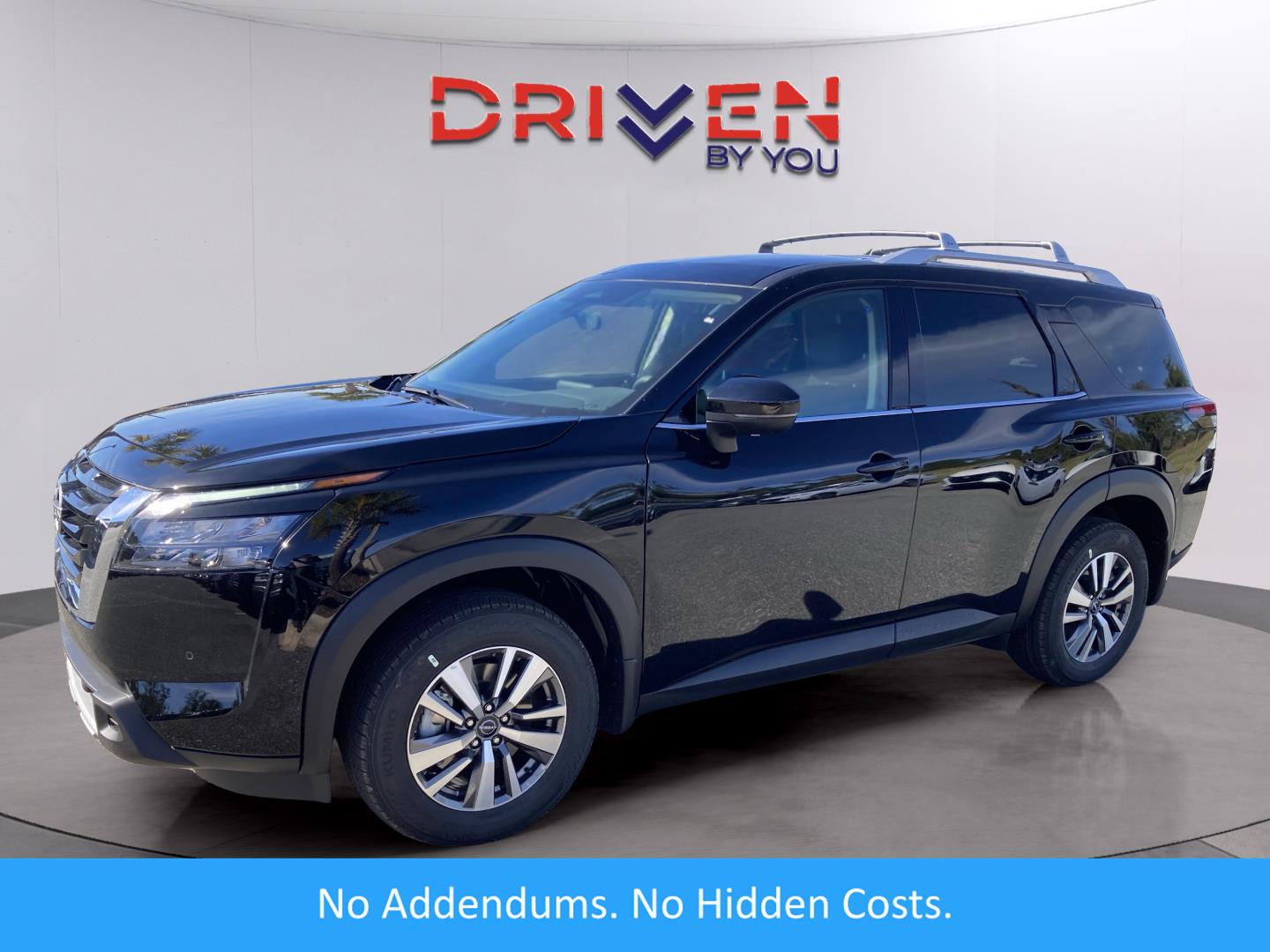 2025 Nissan Pathfinder SL's photo