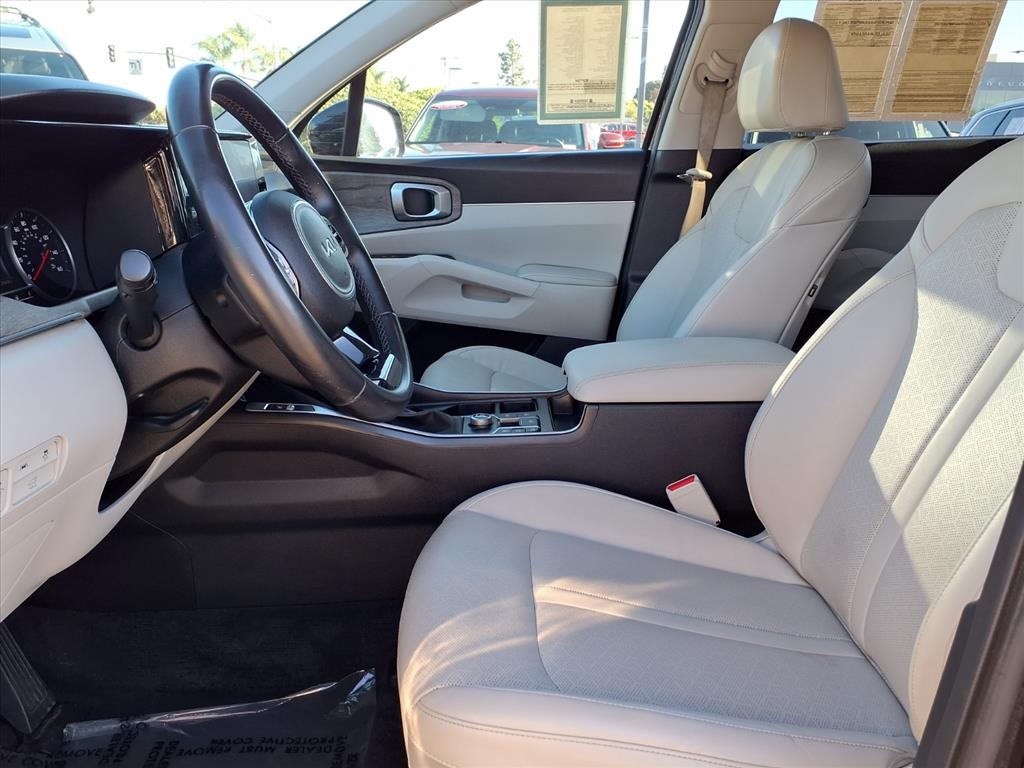 2023 Kia Sorento EX photo 9