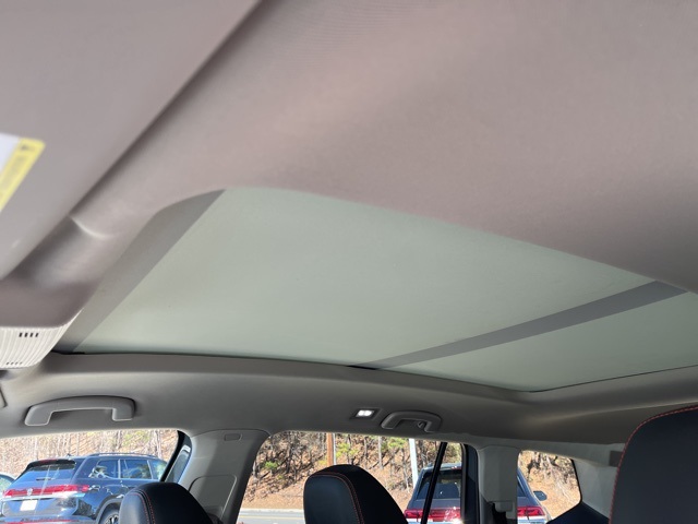2025 Volkswagen Atlas Peak Edition SE photo 9