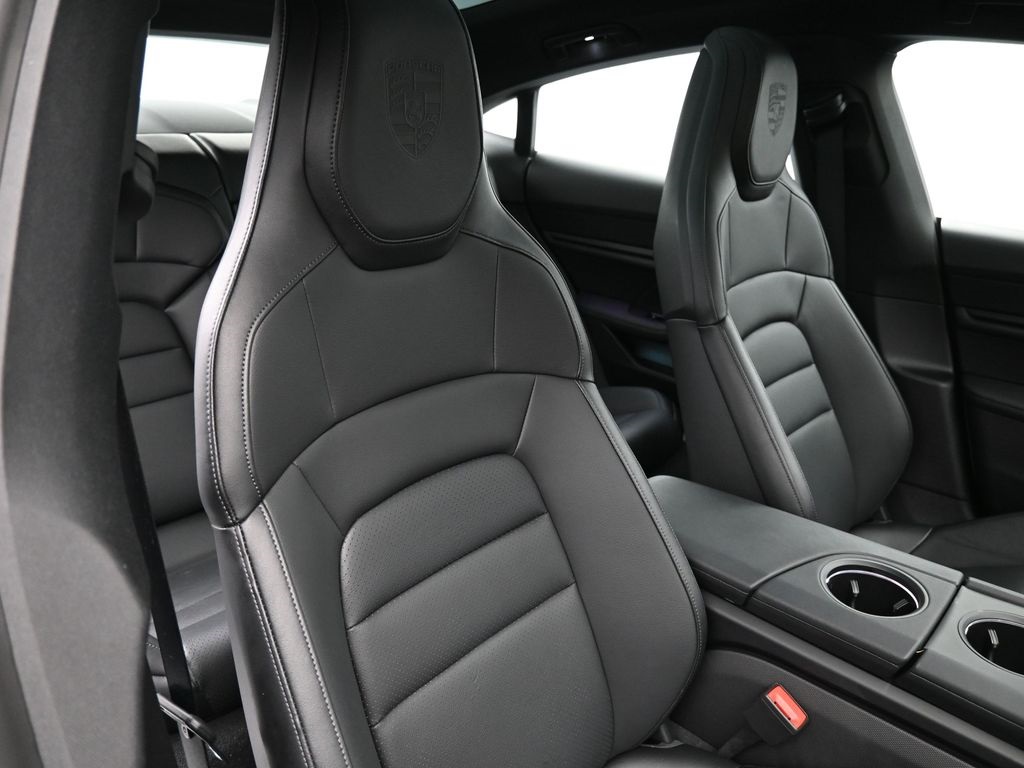2022 Porsche Taycan 4S photo 18