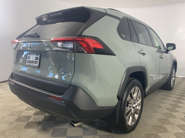 2020 Toyota RAV4 XLE Premium photo 7