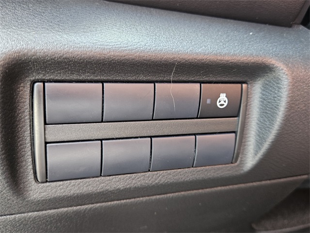 2024 Nissan Kicks SR photo 24