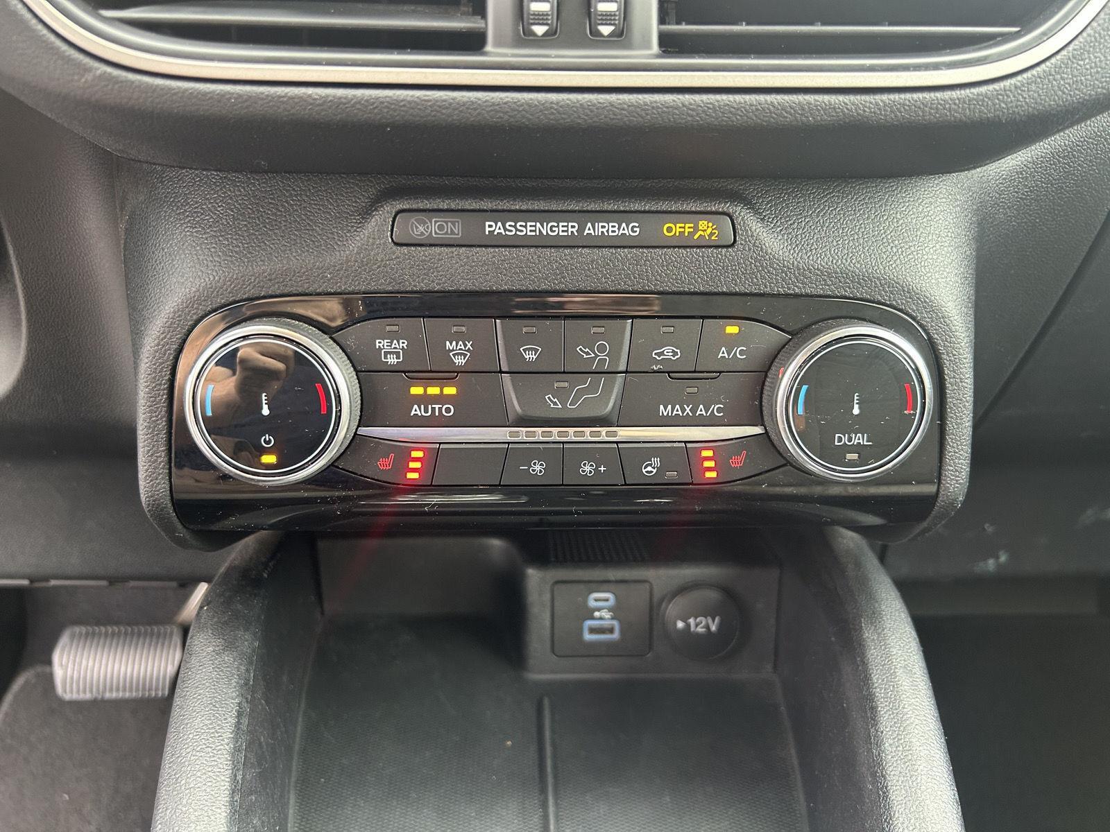 2022 Ford Escape SE photo 16