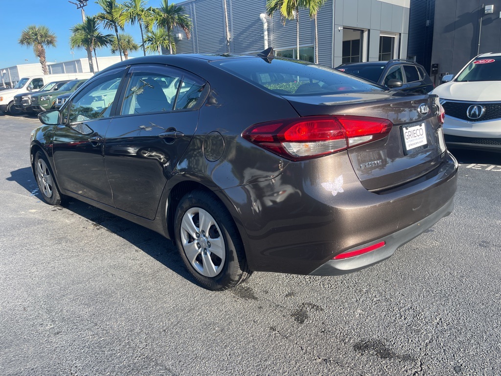 2018 Kia Forte LX Base photo 4