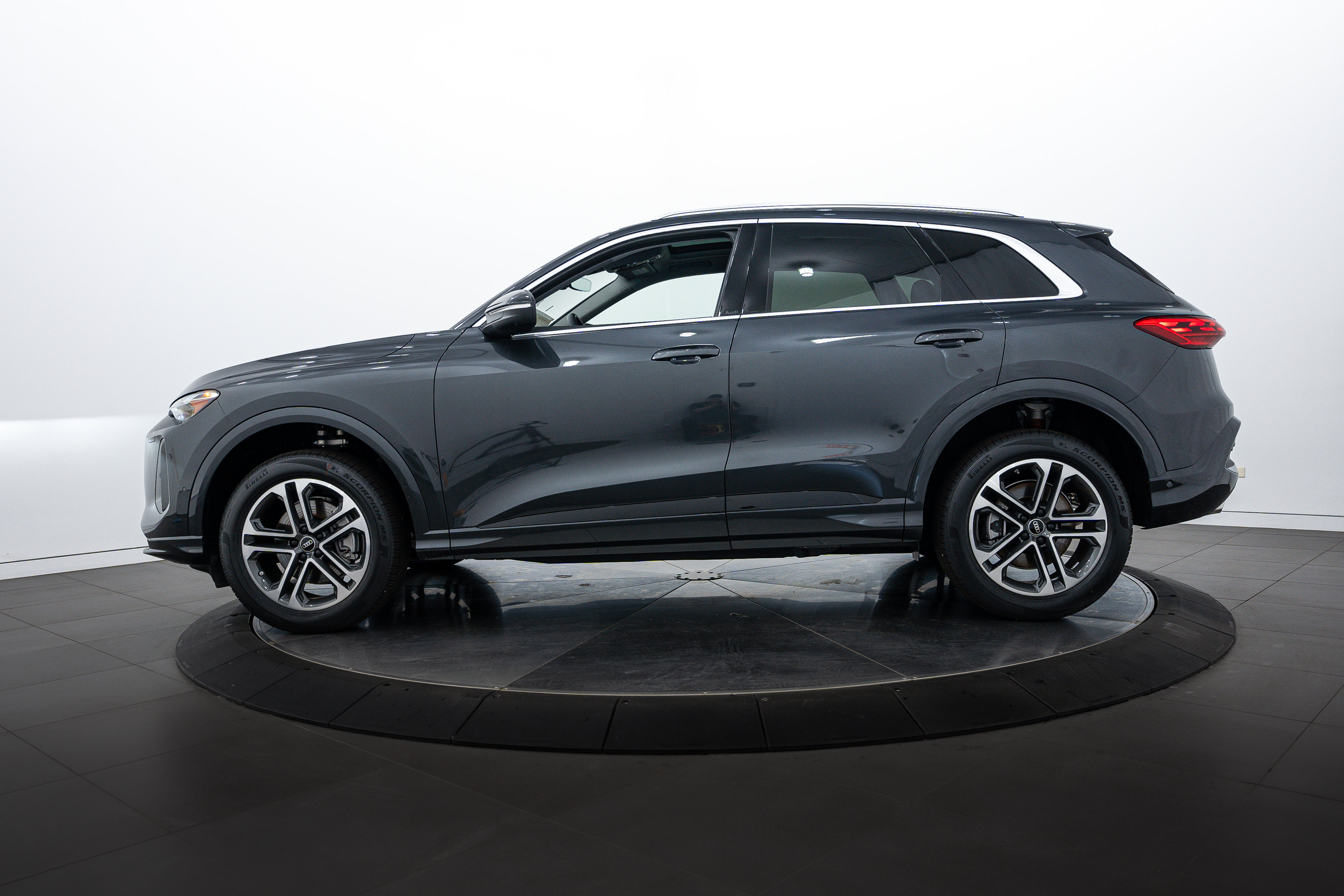 2025 Audi Q5 Premium photo 7