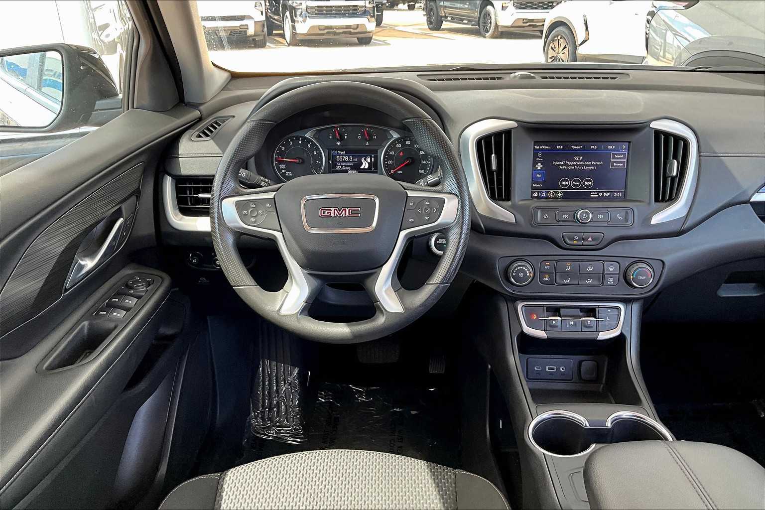 2024 Gmc Terrain SLE photo 4