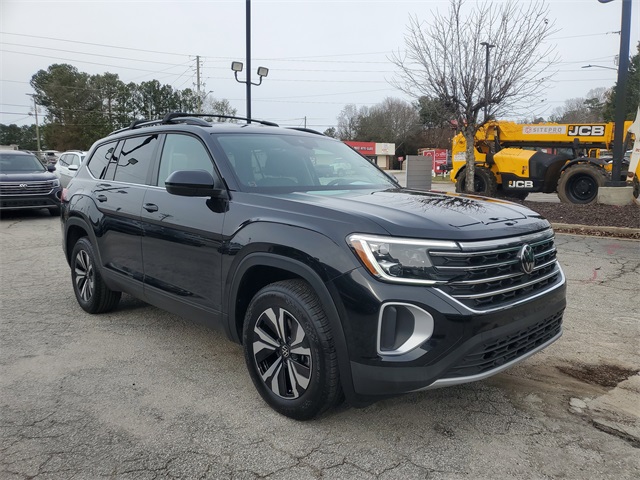 2025 Volkswagen Atlas SE photo 2