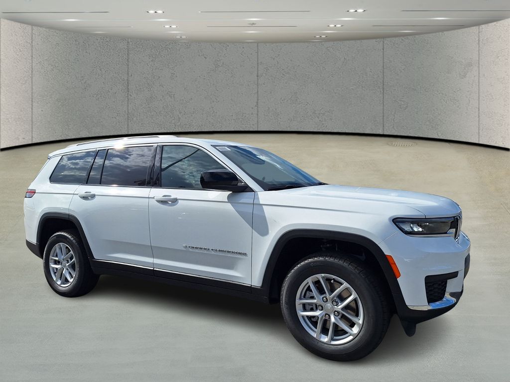 2025 Jeep Grand Cherokee Laredo X photo 3