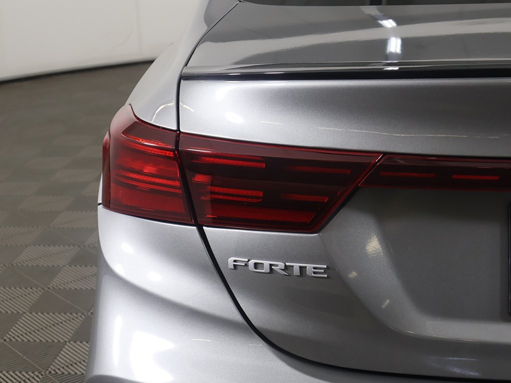 2023 Kia Forte GT-Line photo 15