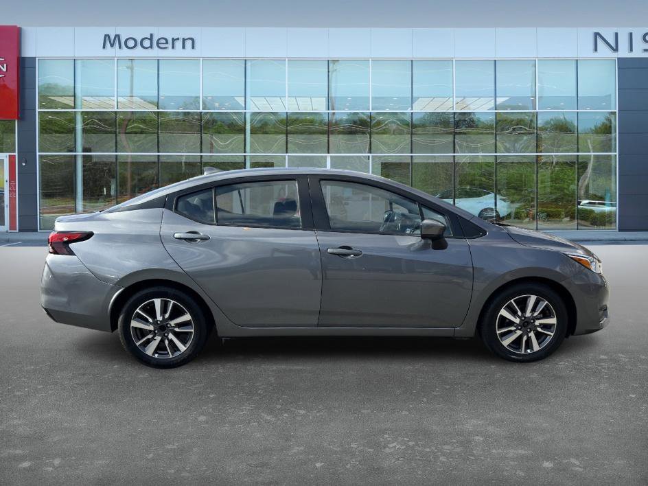 2023 Nissan Versa SV photo 4