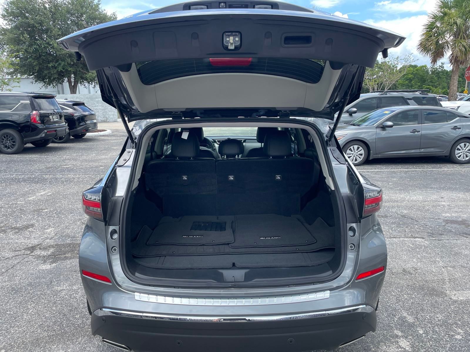 2024 Nissan Murano SV photo 17
