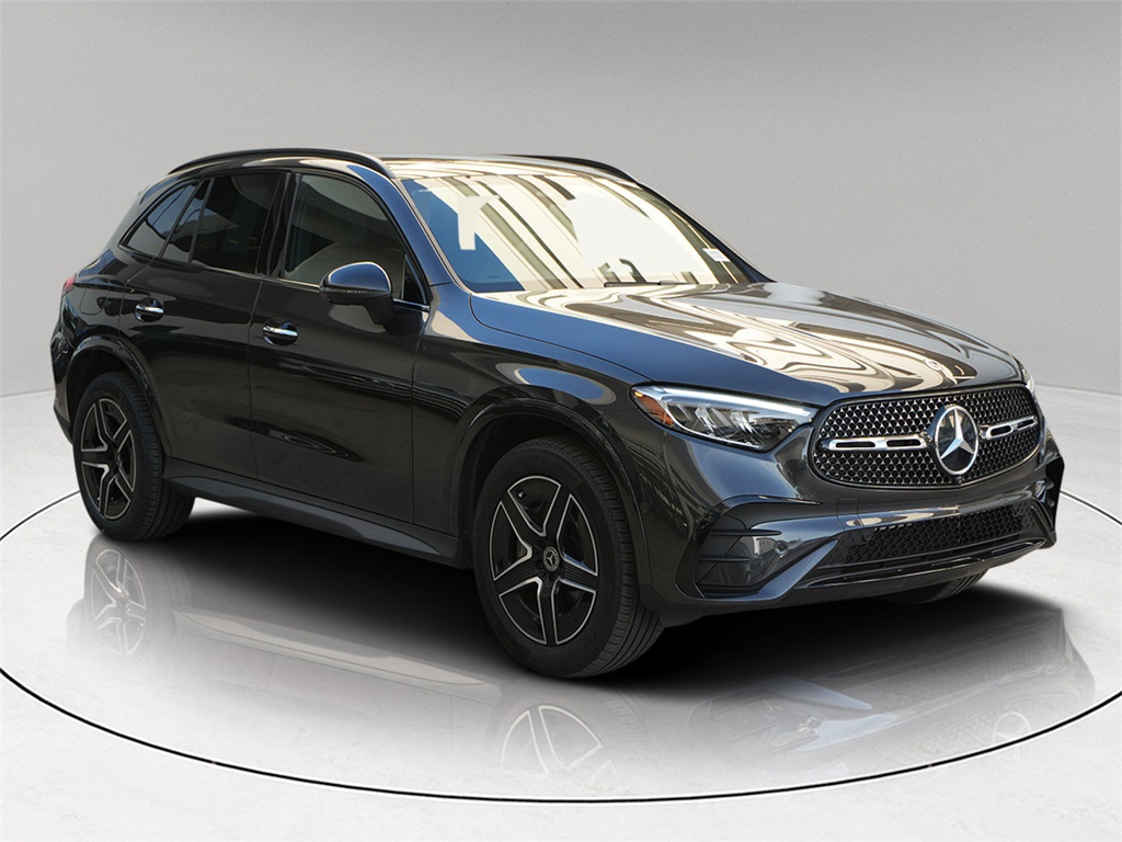 2025 Mercedes-Benz GLC Base's photo