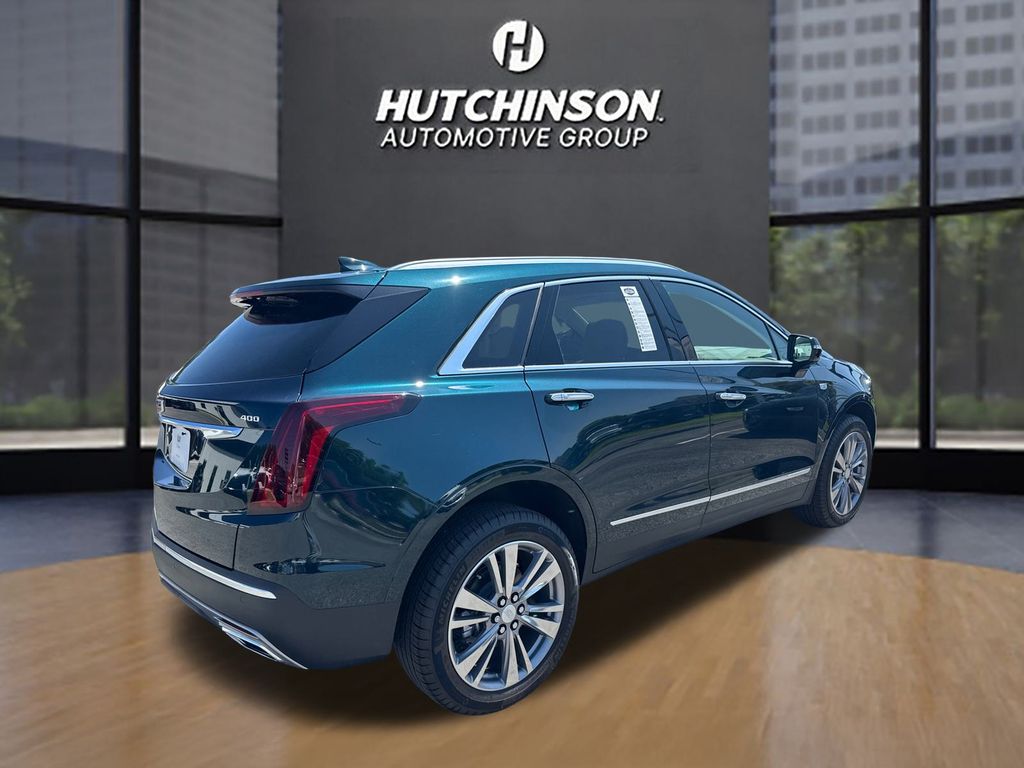 2025 Cadillac XT5 Premium Luxury photo 3
