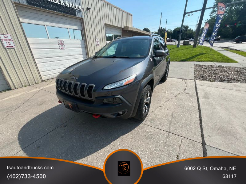 2016 Jeep Cherokee Trailhawk photo 2