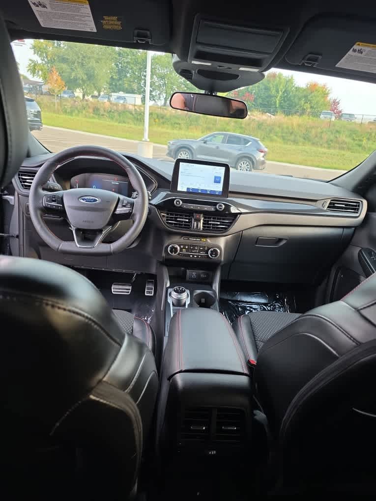 2023 Ford Escape ST-Line photo 7