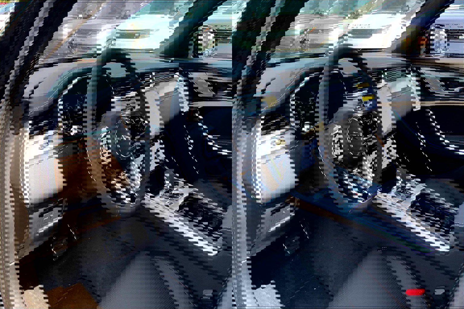 2024 Jaguar XF P300 R-Dynamic SE photo 7