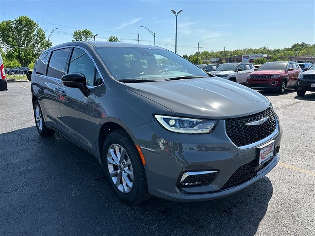2025 Chrysler Pacifica photo 4