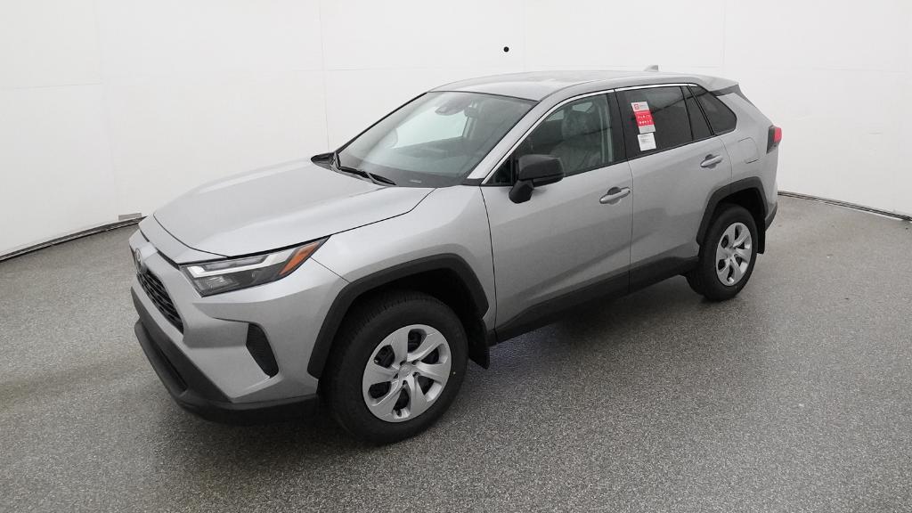 2025 Toyota RAV4 LE's photo