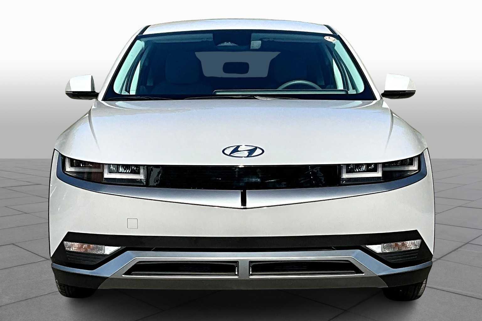 2023 Hyundai Ioniq 5 SE photo 3