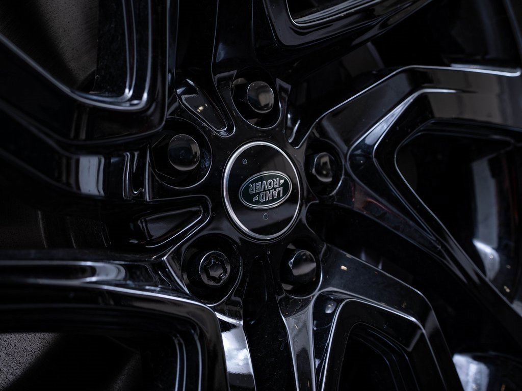 2025 Land Rover Discovery SE photo 8