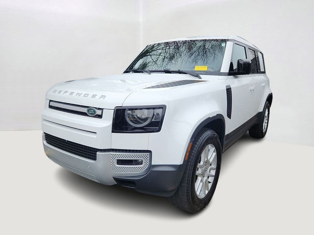 2024 Land Rover Defender S's photo