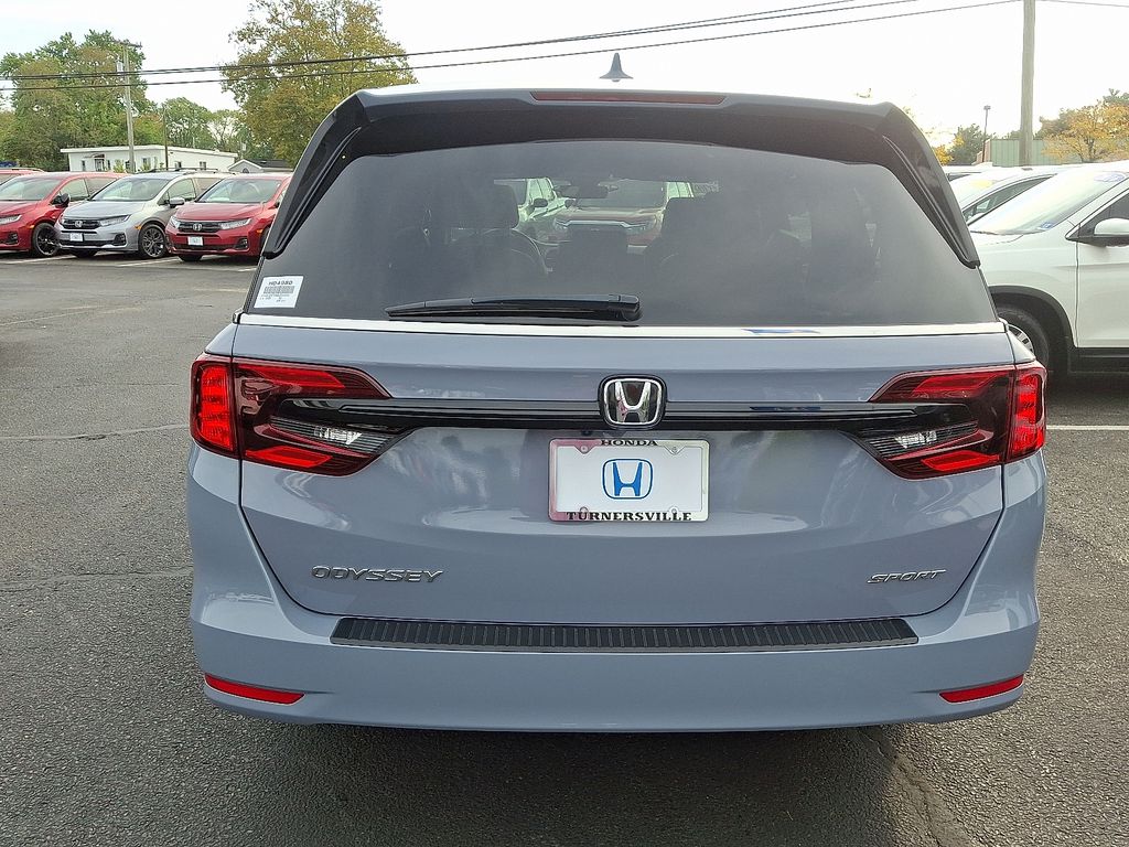 2024 Honda Odyssey Sport photo 5