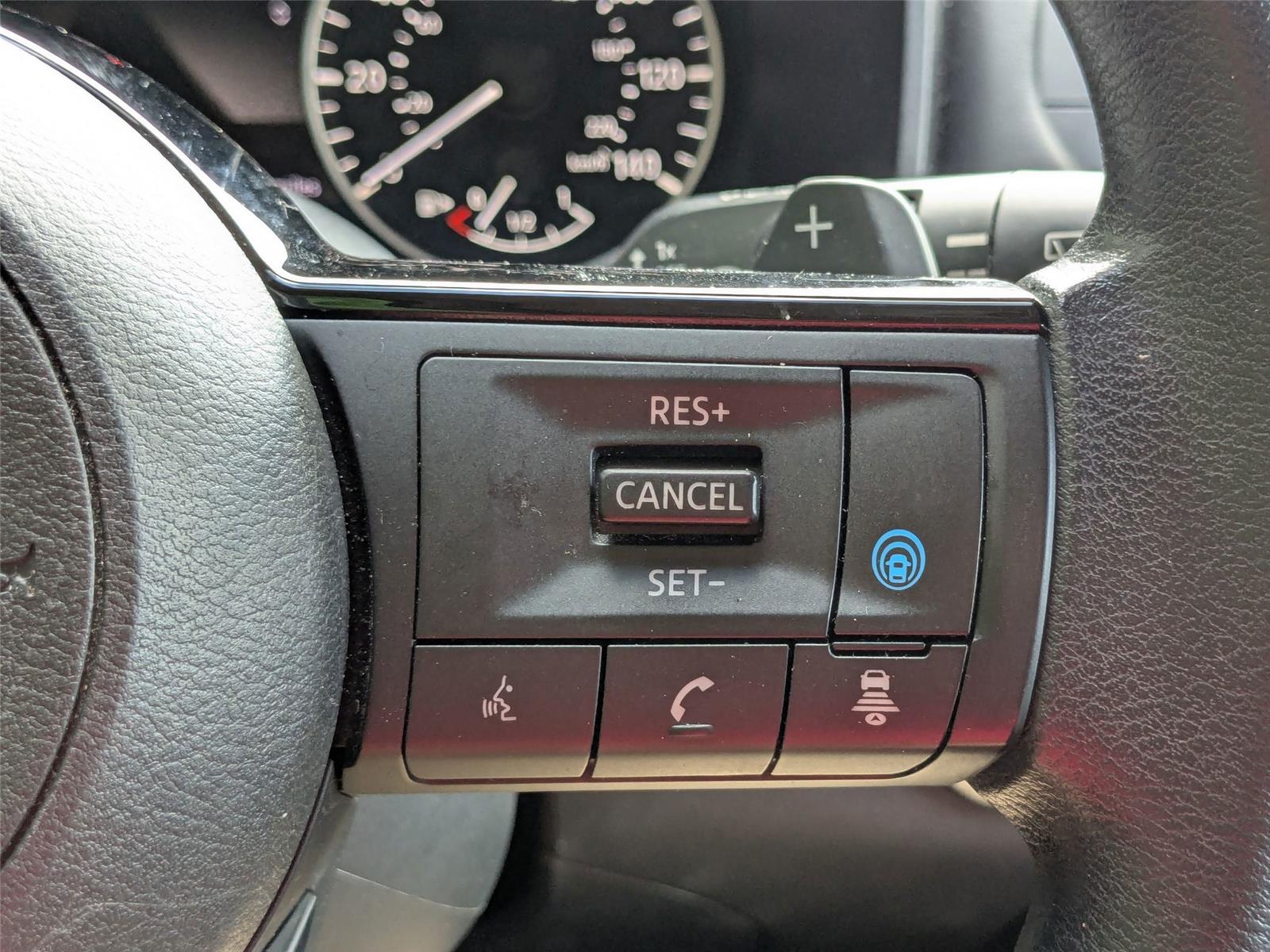 2023 Nissan Rogue SV photo 18
