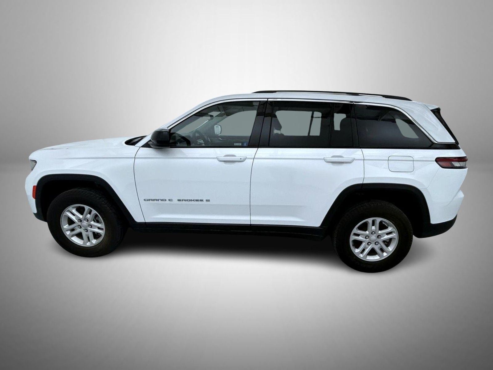 2023 Jeep Grand Cherokee Laredo photo 8