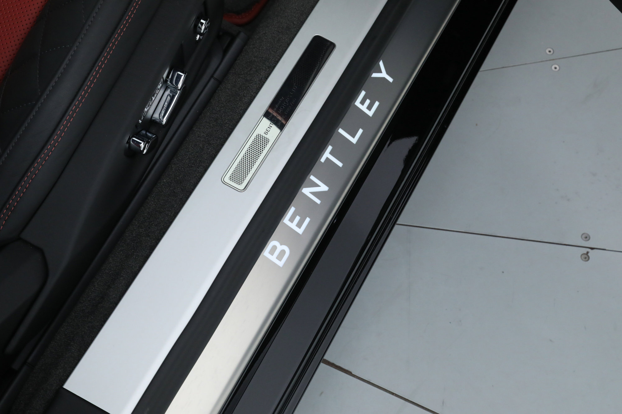2022 Bentley Continental GT V8 photo 22