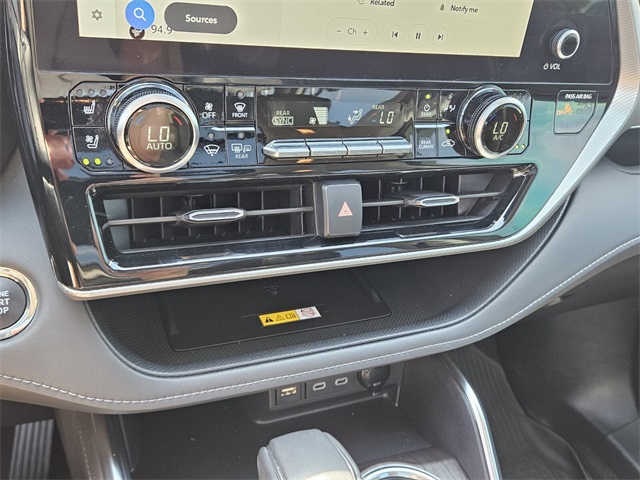 2023 Toyota Highlander Platinum photo 21