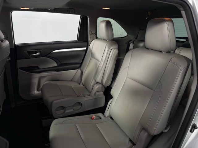 2017 Toyota Highlander XLE photo 11