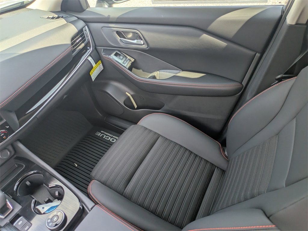 2026 Nissan Rogue SV photo 19