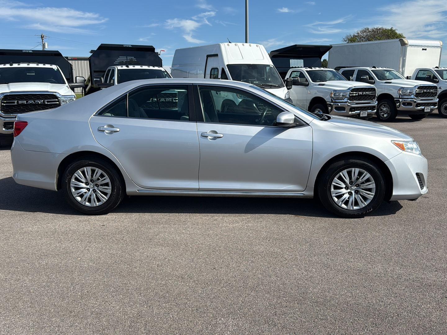 2014 Toyota Camry L photo 4