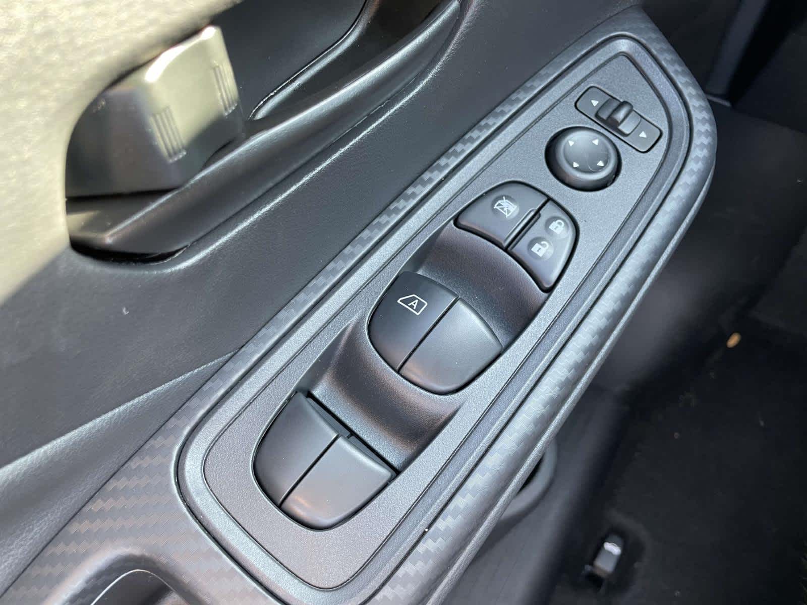 2025 Nissan Versa S photo 21
