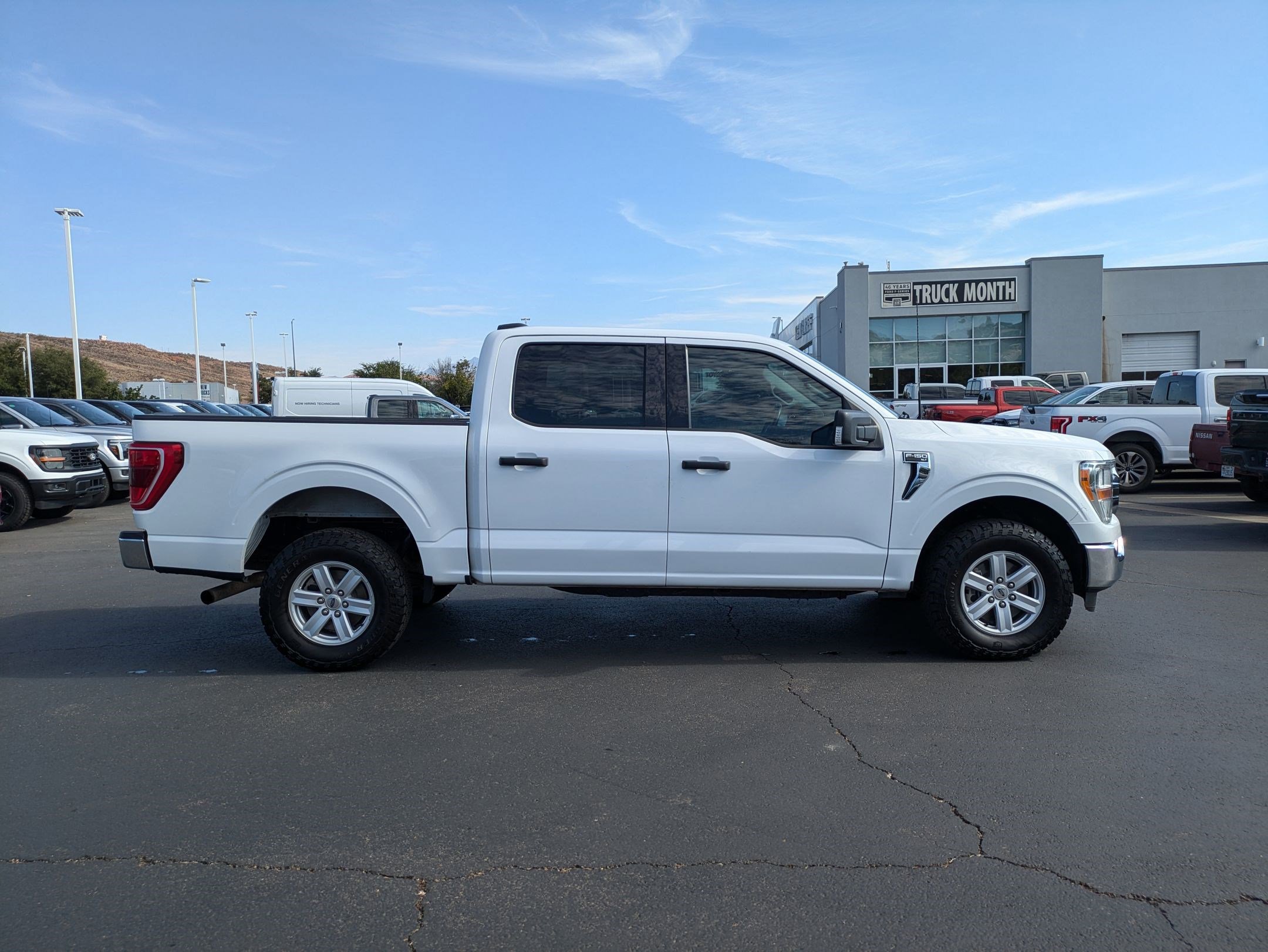 2021 Ford F-150 XLT photo 2