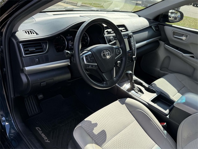 2015 Toyota Camry LE photo 2