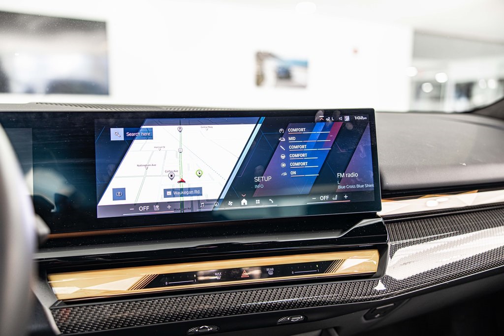 2025 BMW M5 - Image 27