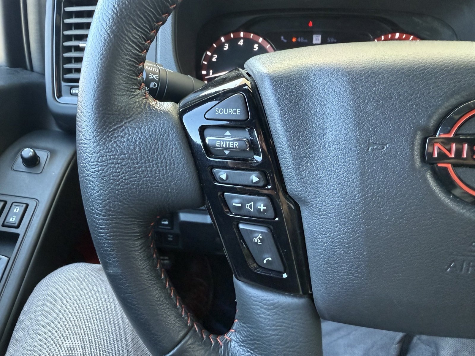 2024 Nissan Frontier PRO-4X photo 20