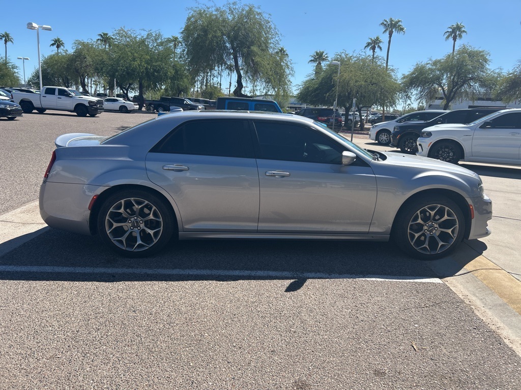 2018 Chrysler 300 S photo 4