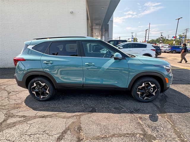 2026 Kia Seltos EX photo 2