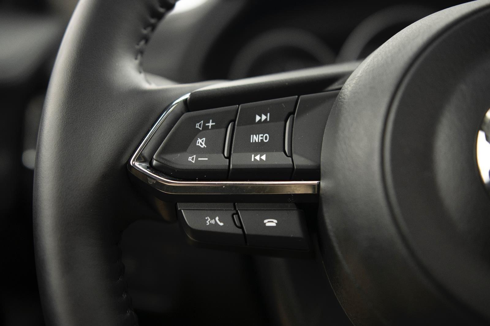 2025 Mazda CX-5 2.5 S Preferred photo 5