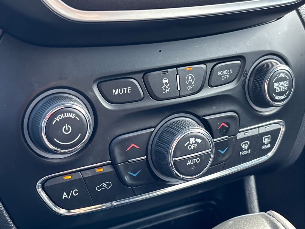 2020 Jeep Cherokee Trailhawk photo 14