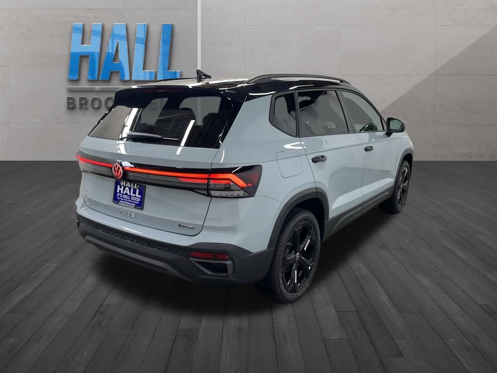 2025 Volkswagen Taos SE photo 5