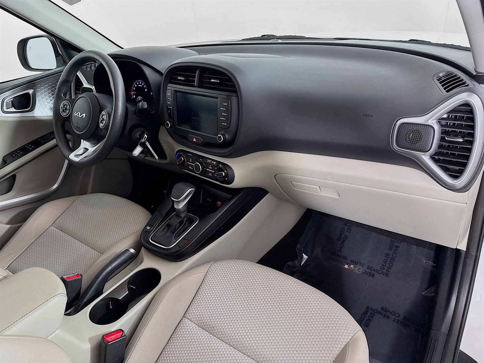 2022 Kia Soul LX photo 19