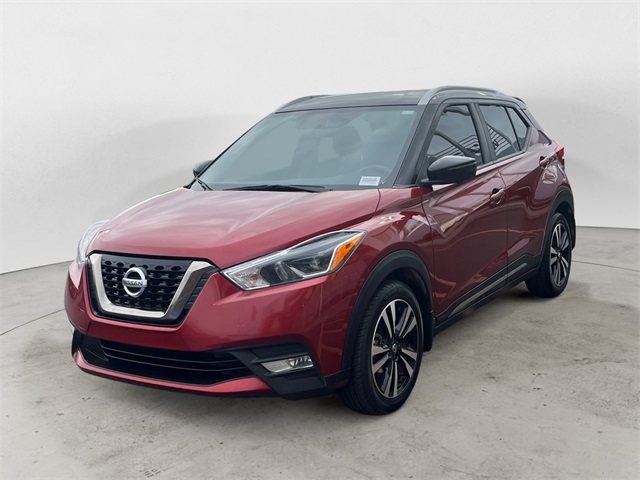 2019 Nissan Kicks SR's photo