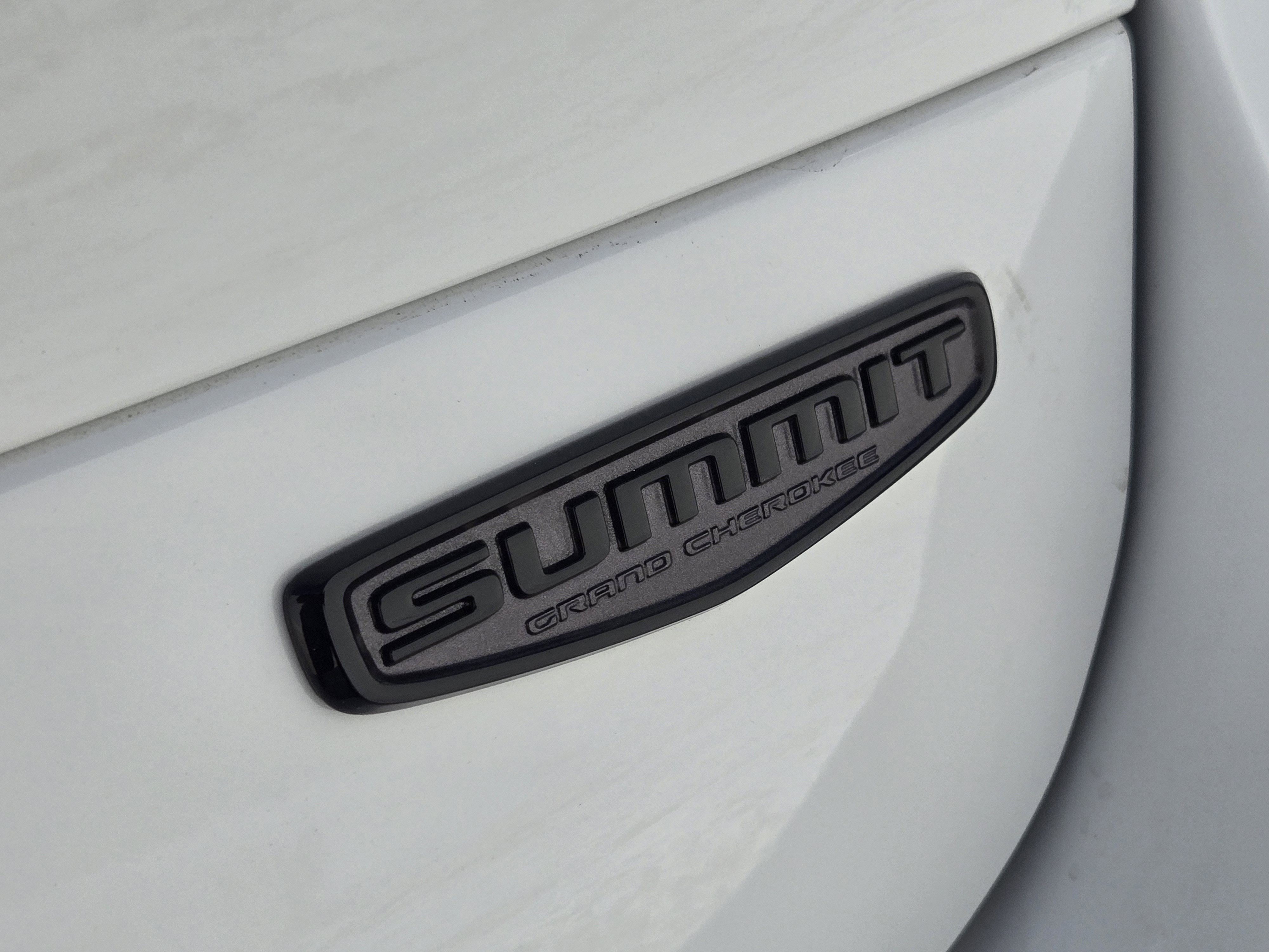 2025 Jeep Grand Cherokee L Summit Reserve photo 3