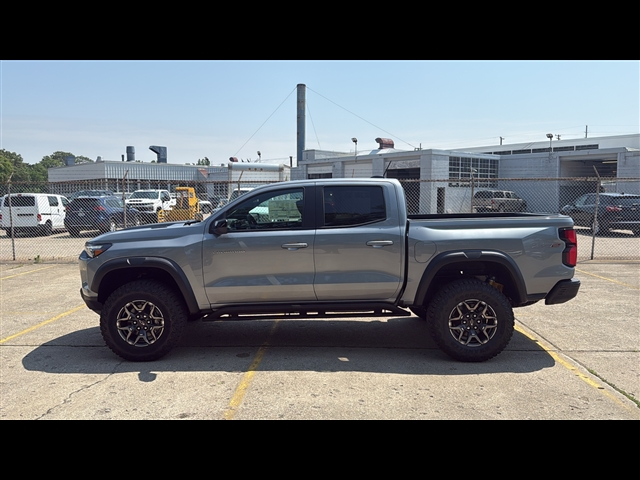 2025 Chevrolet Colorado ZR2 photo 3