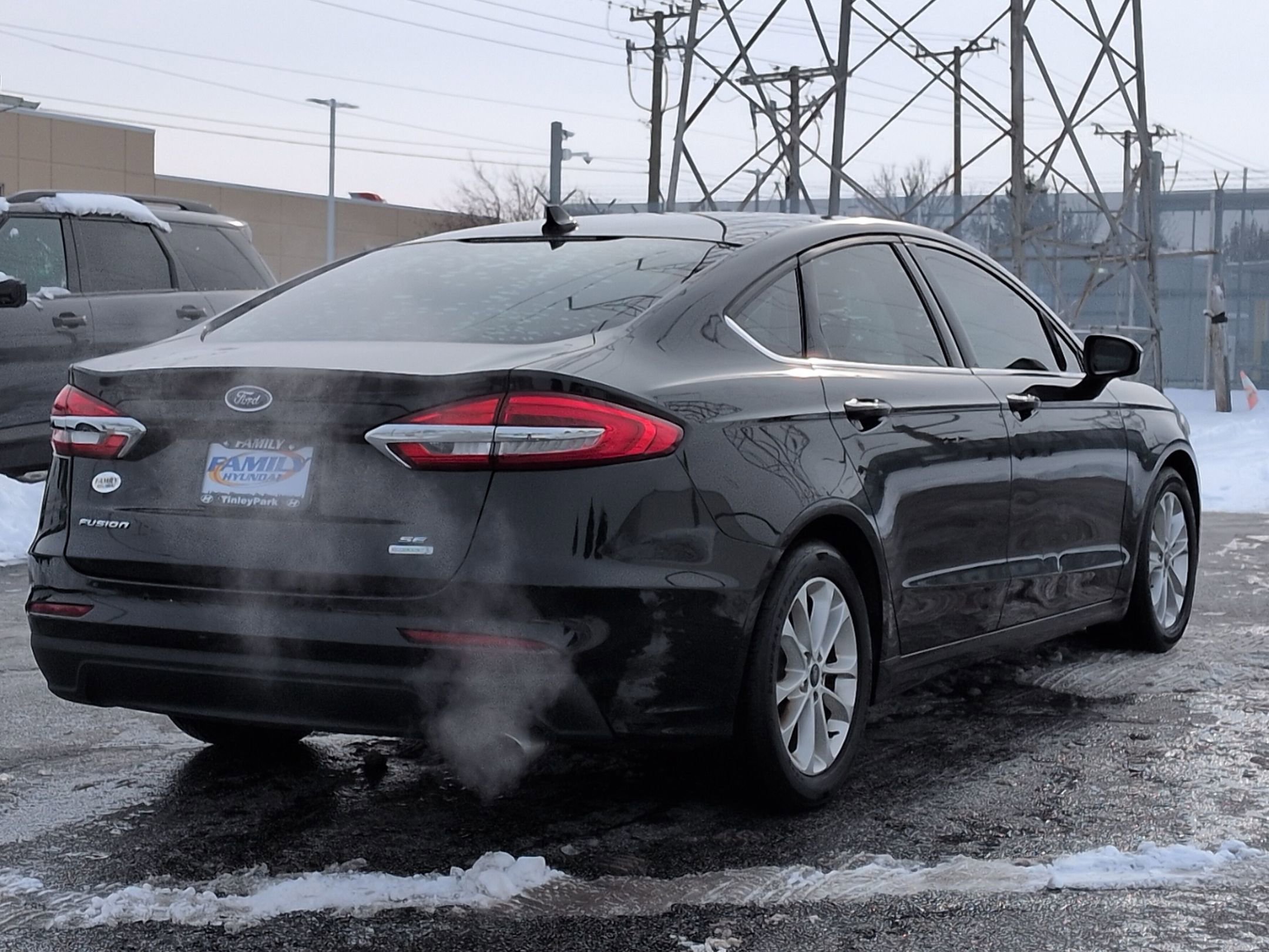 2019 Ford Fusion SE photo 2