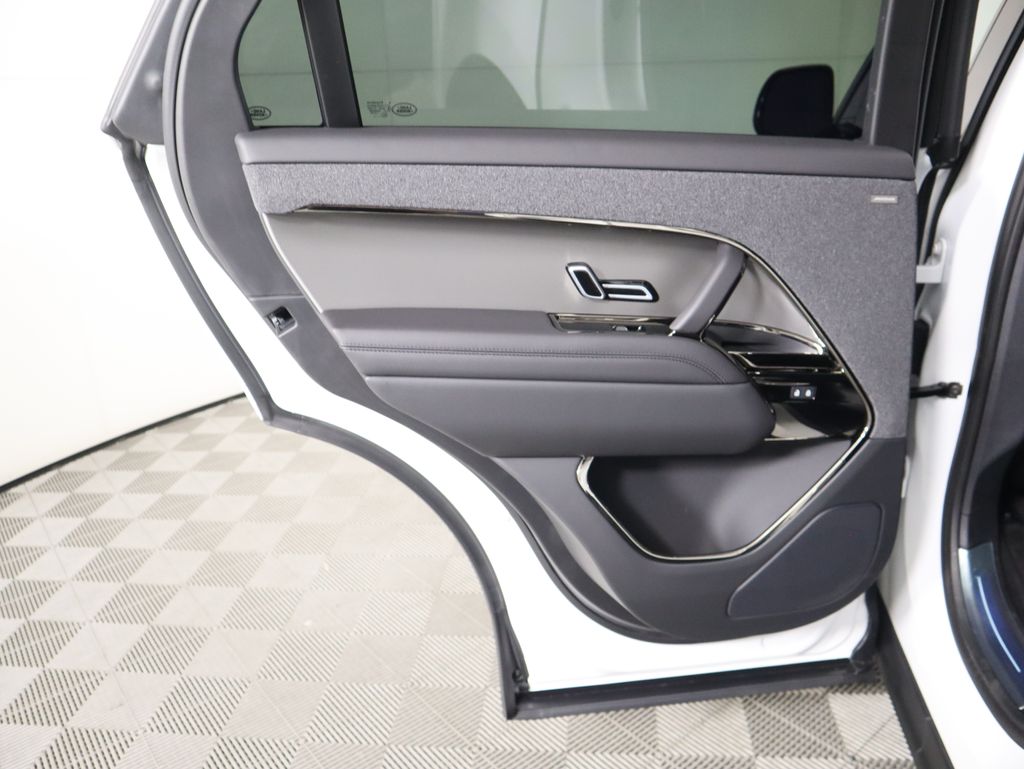 2025 Land Rover Range Rover Sport SE photo 25