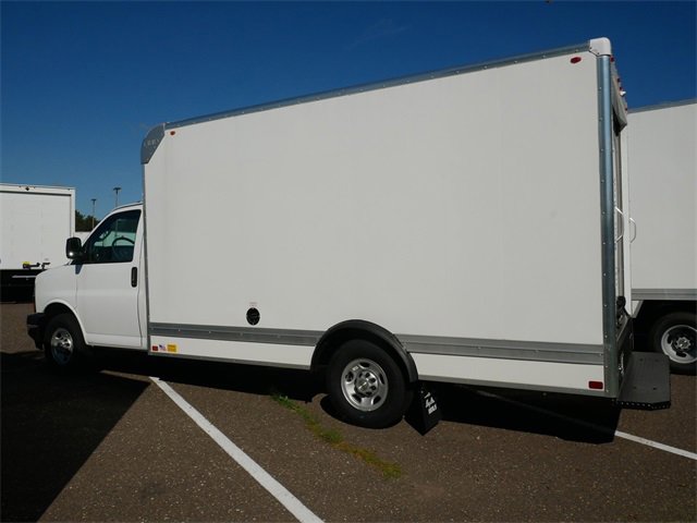 2025 Chevrolet Express Cutaway 3500 photo 4
